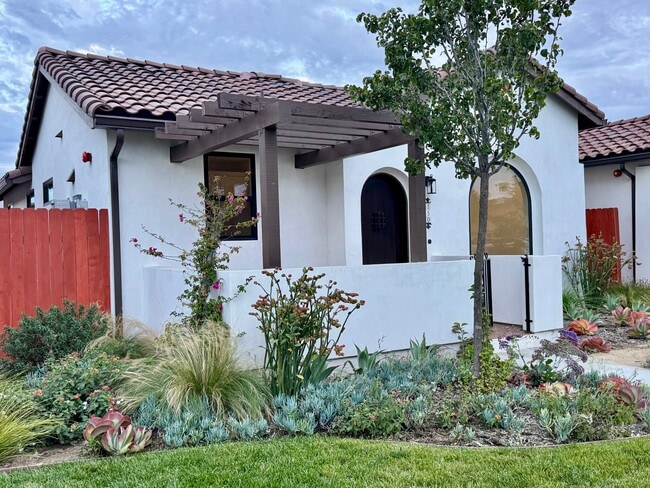 Foto del edificio - 1101 W 2nd St