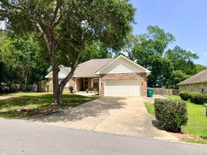 Building Photo - 883 Alawai Ave