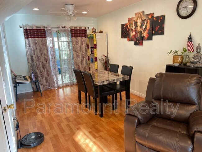 Foto del edificio - 34155 Tony Terrace