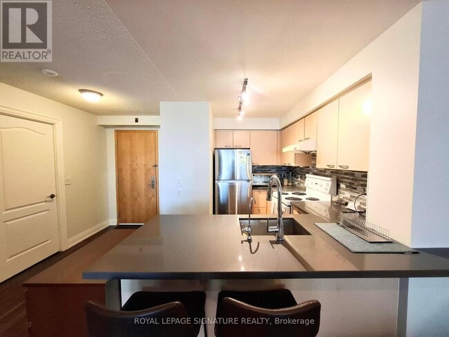 Building Photo - 62-662 Suncrest Blvd