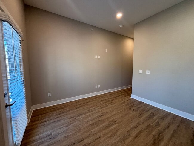 Interior Photo - Mission Flats