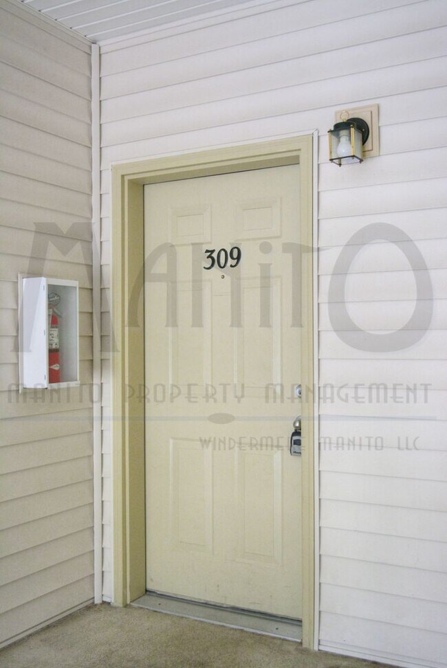 Building Photo - Peaceful Liberty Lake Condo