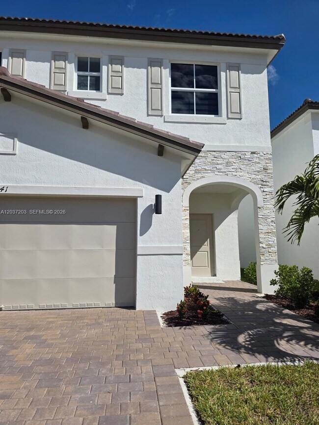 Foto del edificio - 2741 SE 24th Ct