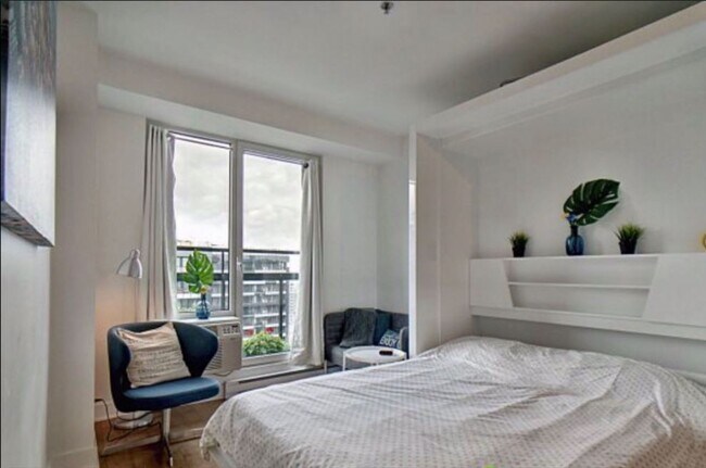 Photo du bâtiment - 235 Rue Peel