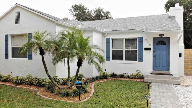Building Photo - 918 Upland Rd