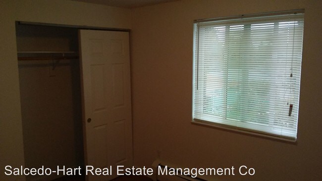 Foto del edificio - 1 br, 1 bath Apartment - 11102 E 16th Ave