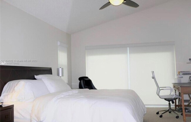 Foto del edificio - 3341 Overlook Rd