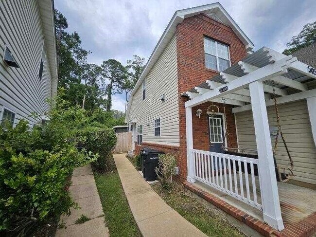 Foto del edificio - 5051 Mint Hill Ct