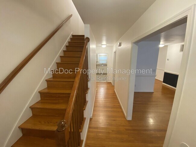 Foto del edificio - 431 Ridgemore St