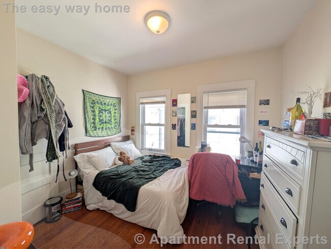 Building Photo - 300 Boston Ave