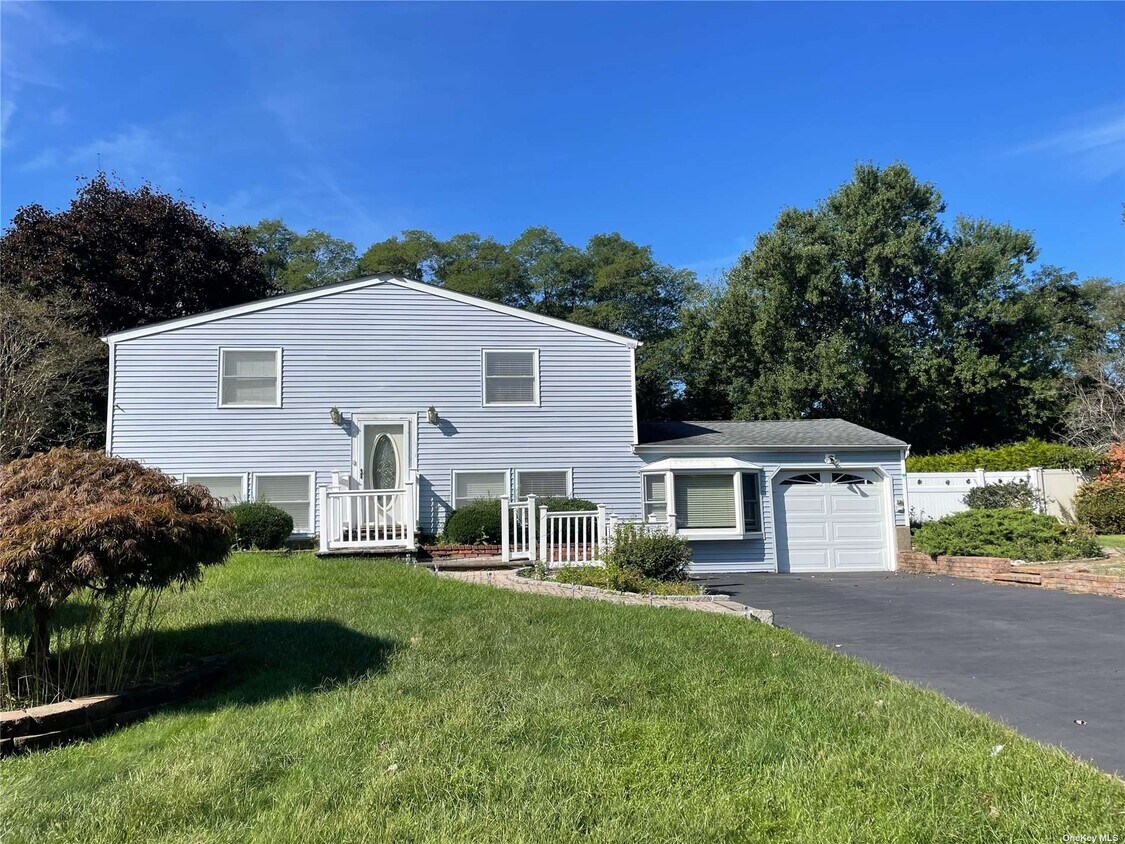 52 University Heights Dr, Stony Brook, NY 11790 House Rental in Stony