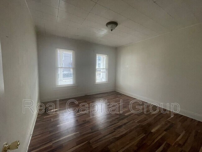 Foto del edificio - 646 Lansing St