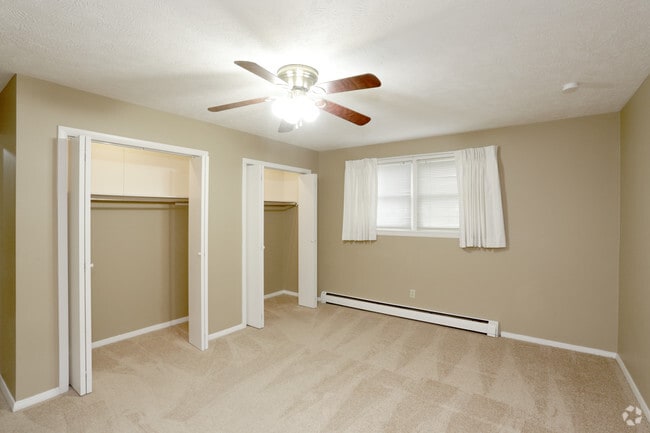 1 Bedroom 700 SF - Bedroom - Broadmoor Park Apartments
