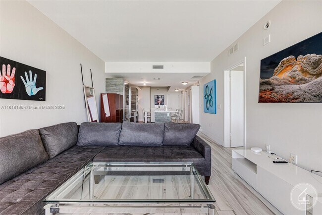 Foto del edificio - 460 NE 28th St