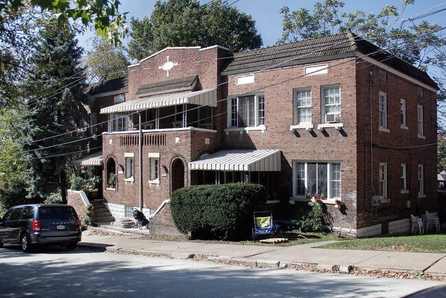 Building Photo - 8003 St Lawrence Ave