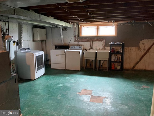 Building Photo - 9875 Frankford Ave