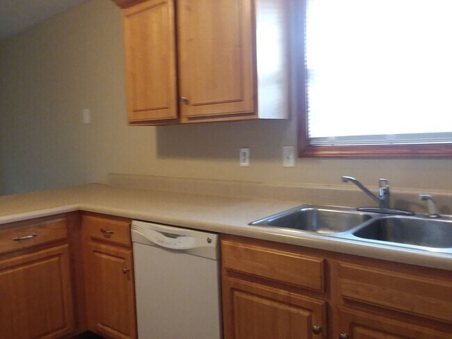 Foto del edificio - 4 Bed 3 Bath house for rent!!