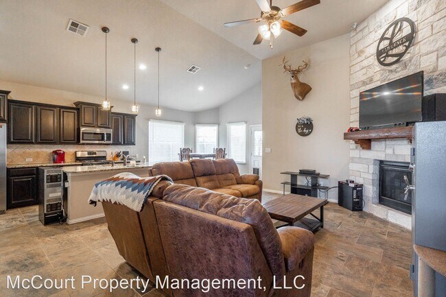 Foto del edificio - 4 br, 2 bath House - 909 Gallantry Ln