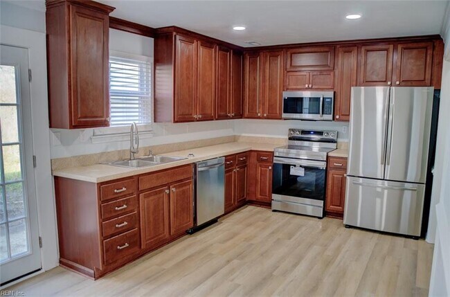 Foto del edificio - 5686 Rivermill Cir