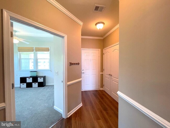 Building Photo - 634 Oyster Bay Pl