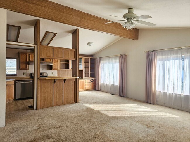 Building Photo - 13973applelane.is4lease.com