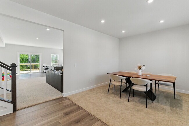 Foto del edificio - Luxury 5-Bed, 4-Bath Greenville Home in Amenity-Packed Riverstone!