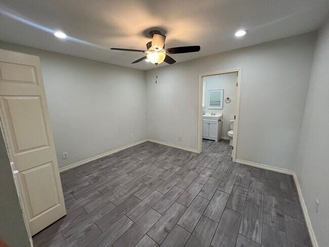 Foto del edificio - 301 W Carter St