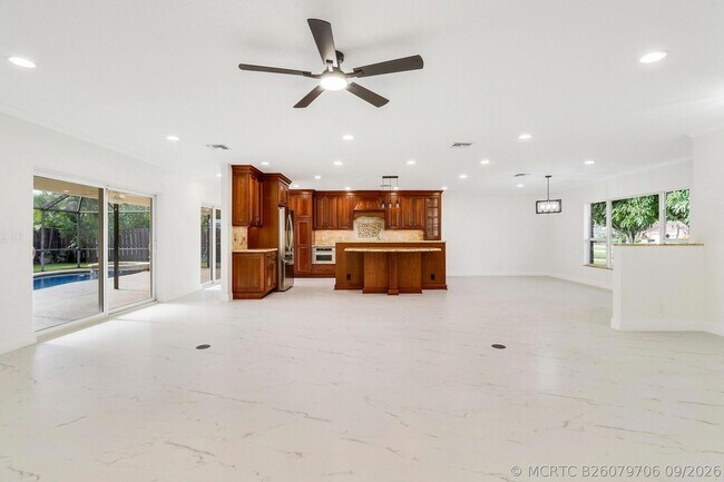 Foto del edificio - 100 SW 15th Ct
