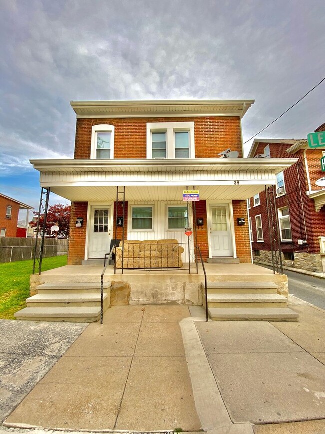 Building Photo - 39 Lehman St