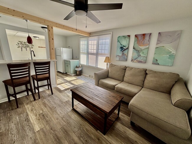 Building Photo - 340 W 26th St