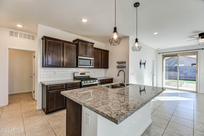 Building Photo - 37061 N Sidewinder Dr
