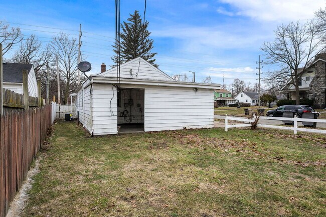 Building Photo - Completely Refreshed!