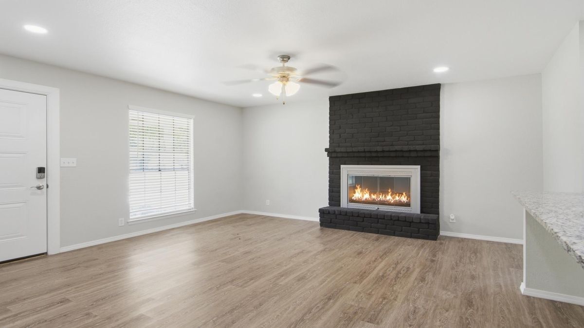 Foto del edificio - 7211 Glen Haven Dr