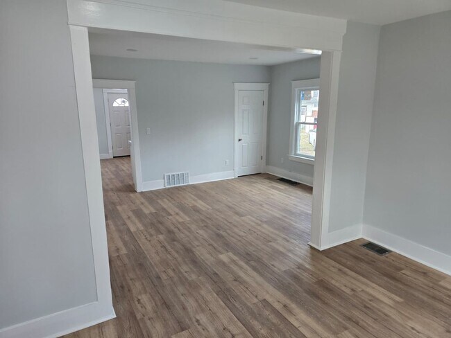 Foto del edificio - 1807 Riverview Dr