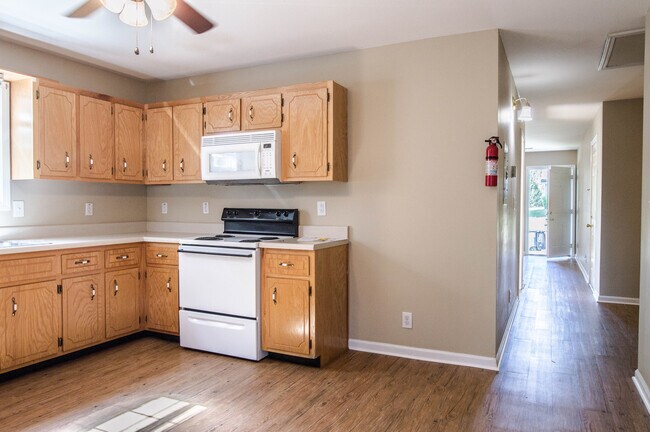 Foto del edificio - 293 Executive Ave