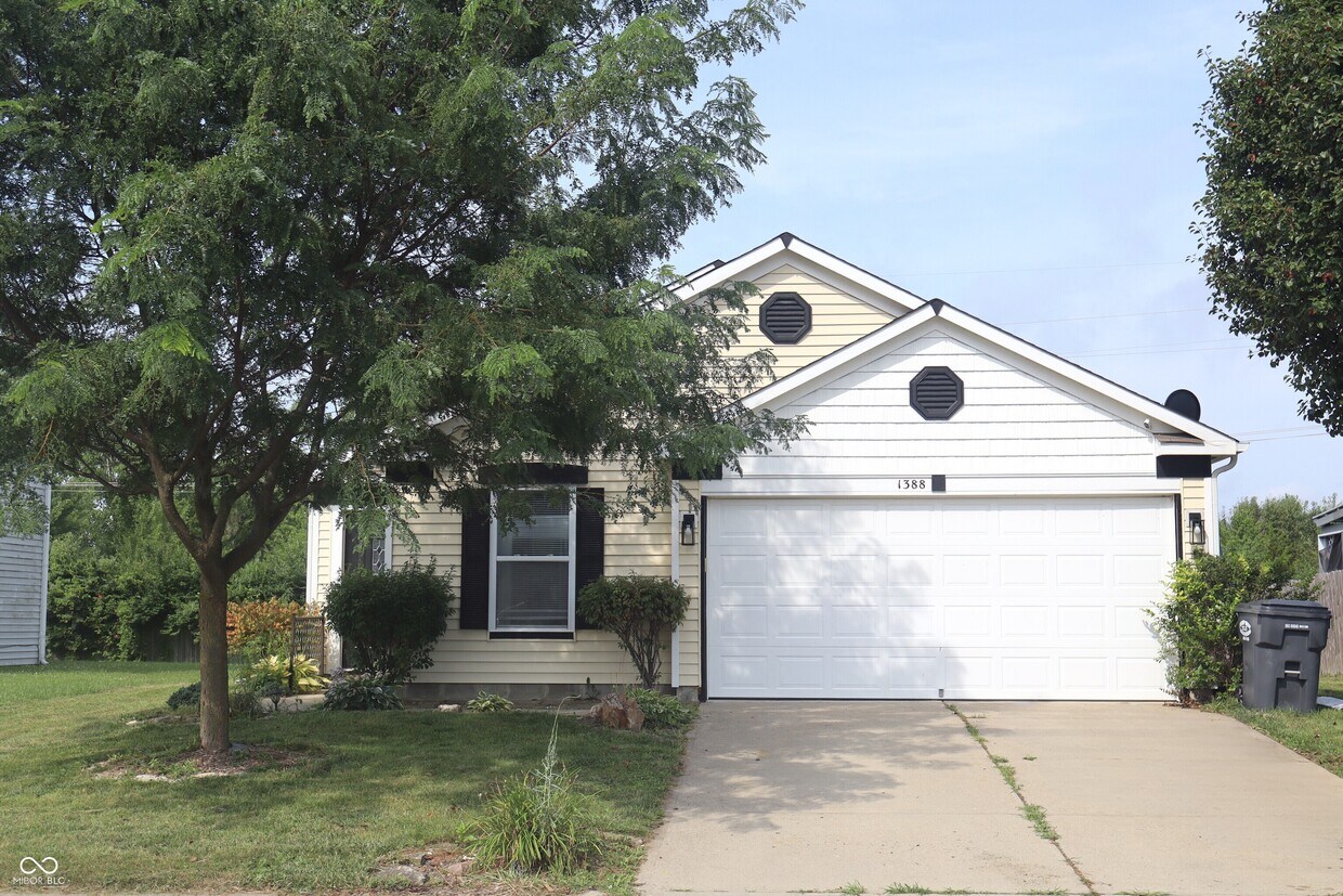 Primary Photo - 1388 Norton Dr