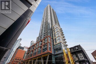 Building Photo - 108 Peter St