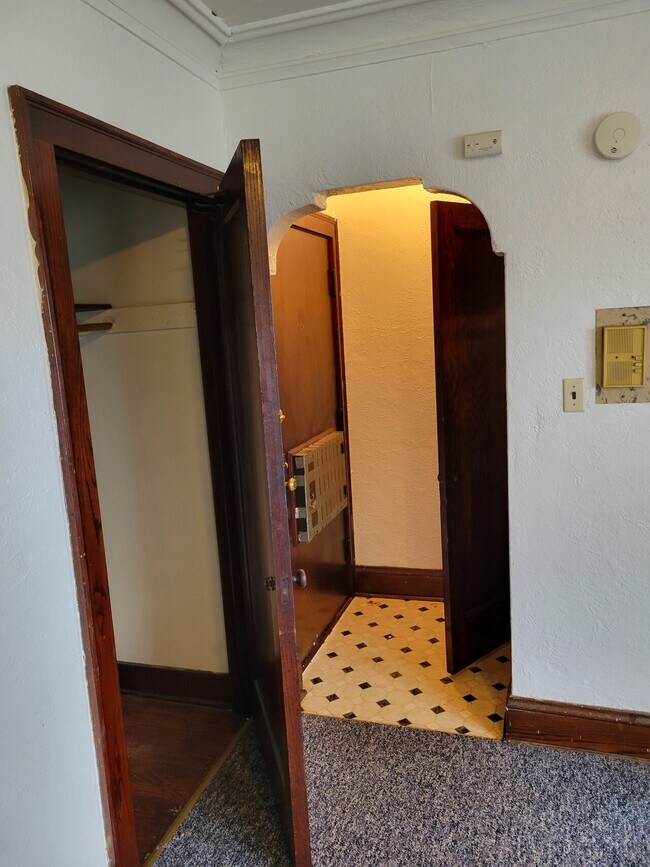 Building Photo - 5310