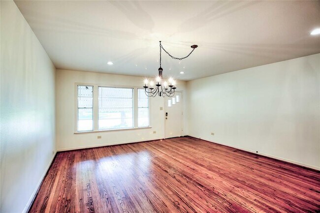 Foto del edificio - 1410 Georgina St