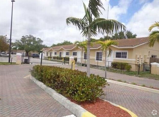 Building Photo - 3868 SW 48th Ave