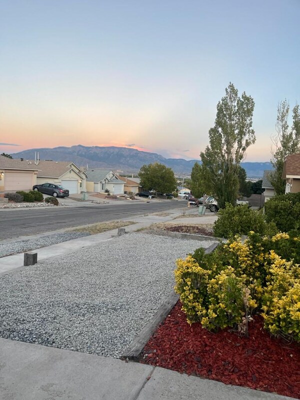 Foto del edificio - 3908 Suntrail Rd NW