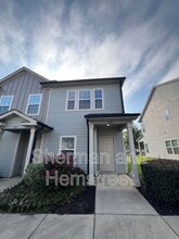 Building Photo - 660 Dobhill Ln