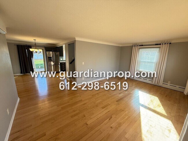 Building Photo - Fully Updated House Available Now, Office,...