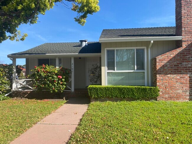 Foto del edificio - 2101 Trousdale Dr