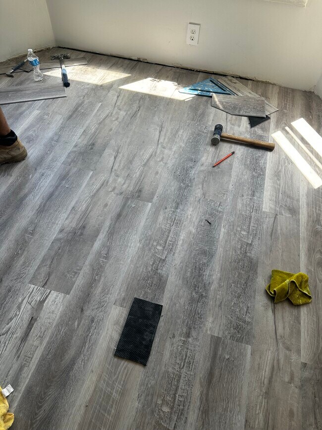 New floors - 959 E Mariposa St