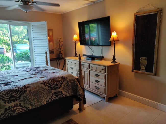 Foto del edificio - 4484 NE Ocean Blvd