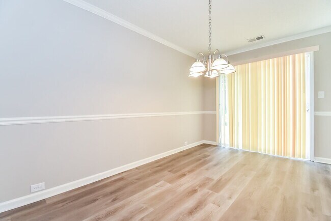 Foto del edificio - 238 Silver Arrow Cir