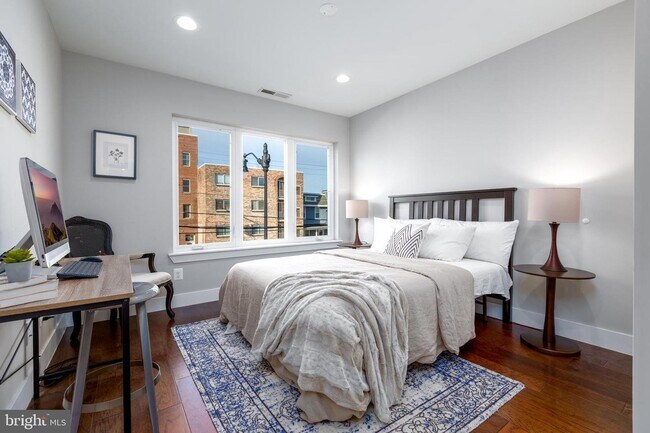 Foto del edificio - 528 Kennedy St NW