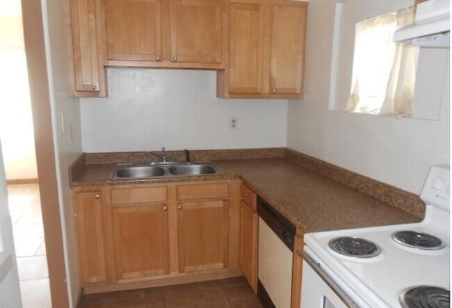 Kitchen - 1517 W Thomas Rd