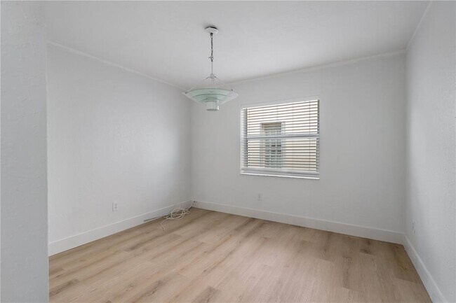 Foto del edificio - 15857 SW 16th St